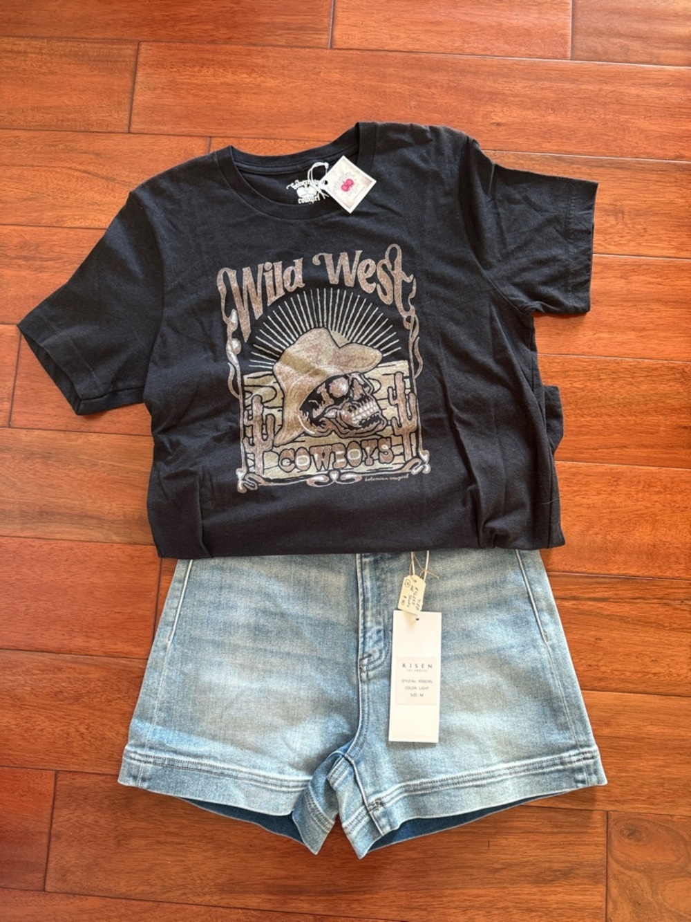 NWT Bohemian Cowgirl Wild West Cowboys Skull Graphic Tee - Black